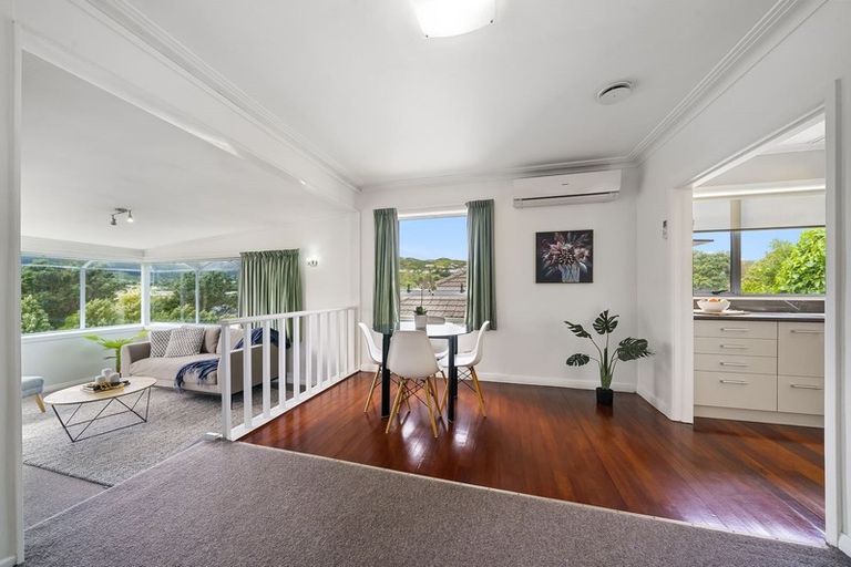 Photo of property in 5 Victory Crescent, Tawa, Wellington, 5028