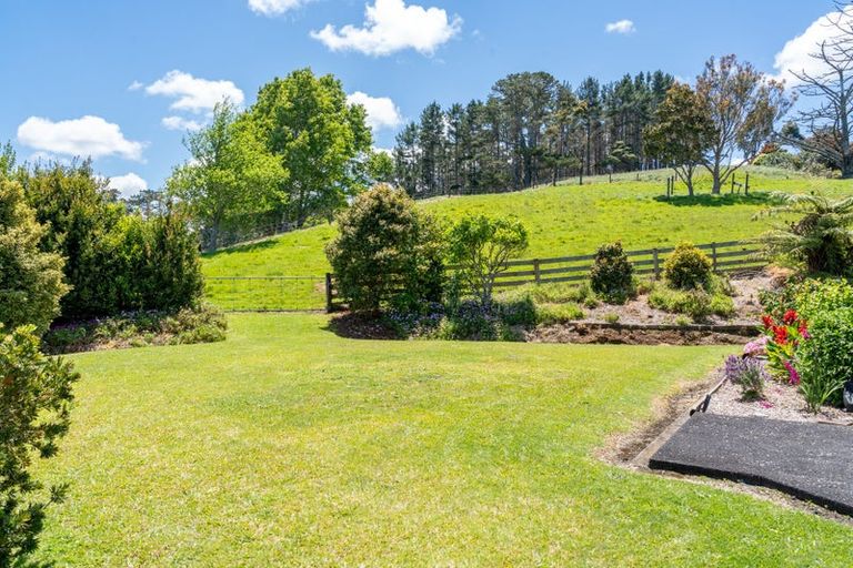 Photo of property in 103 Awa Road, Kumeu, 0891