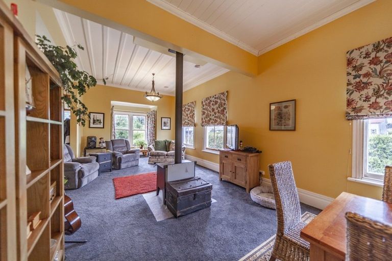 Photo of property in 37 Charlotte Street, Takapau, 4203