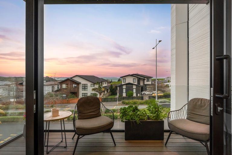 Photo of property in 201/64 Te Oneroa Way, Long Bay, Auckland, 0630