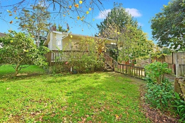 Photo of property in 82 Salisbury Road, Birkdale, Auckland, 0626