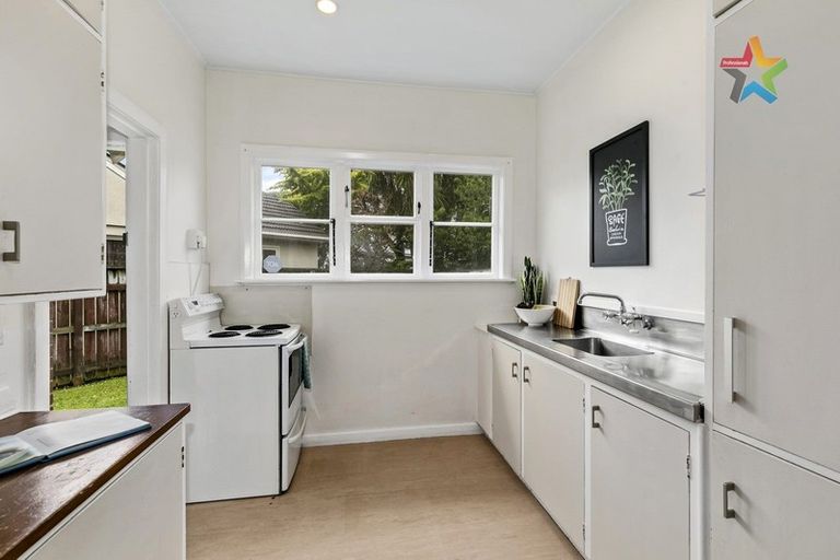 Photo of property in 70 Hall Crescent, Epuni, Lower Hutt, 5011