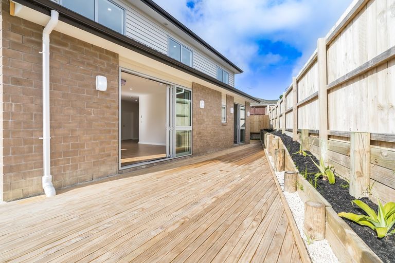 Photo of property in 49 Sari Place, Massey, Auckland, 0614