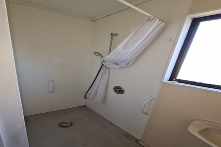 Photo of property in 32 Luff Place, Westport, 7825