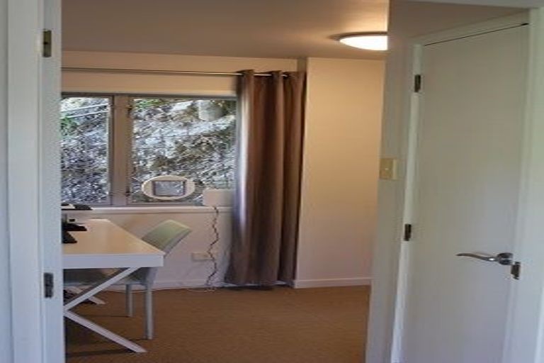 Photo of property in 36a Sutherland Crescent, Melrose, Wellington, 6023