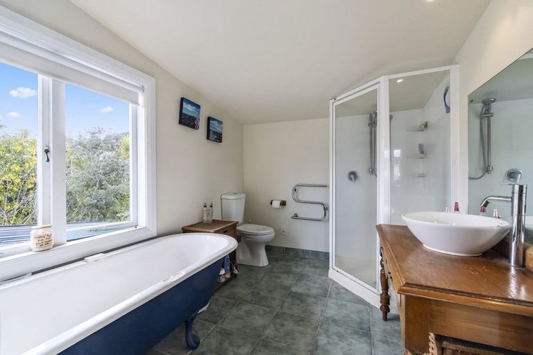 Photo of property in 1025 Beach Road, Torbay, Auckland, 0630