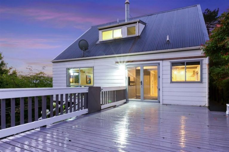 Photo of property in 10 Venus Place, Whitby, Porirua, 5024