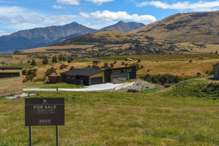 Photo of property in 5 Rabbiters Drive, Jacks Point, Queenstown, 9371