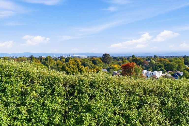 Photo of property in 365 Centaurus Road, Hillsborough, Christchurch, 8022