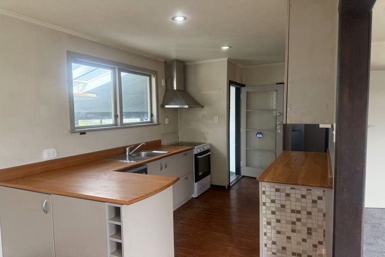 Photo of property in 12 Moemoea Avenue, Kumeu, 0810