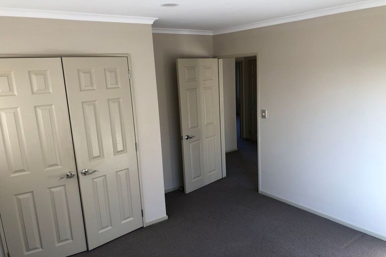 Photo of property in 5 Bezar Place, Flat Bush, Auckland, 2016