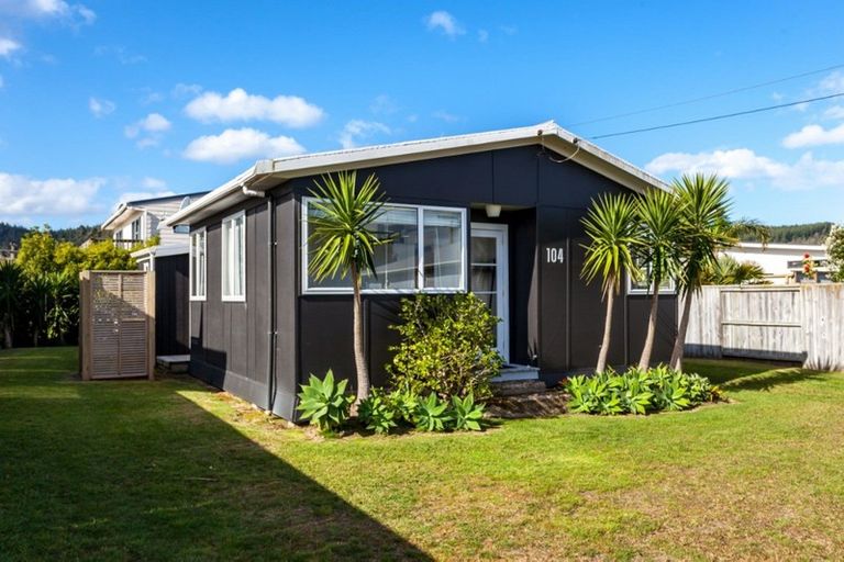 Photo of property in 104 Riverview Road, Whangamata, 3620