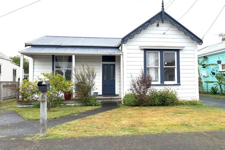 Photo of property in 18 Tay Street, Whanganui, 4500