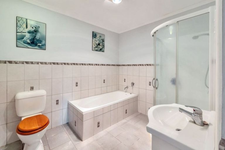 Photo of property in 106 Queen Street, Waiuku, 2123