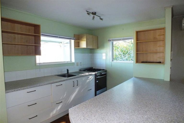 Photo of property in 64 D'oyly Drive, Stanmore Bay, Whangaparaoa, 0932