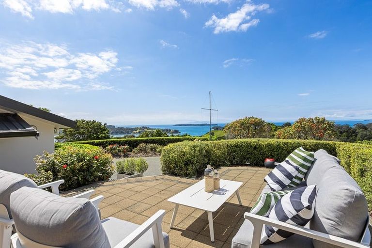 Photo of property in 70 Ngarewa Drive, Mahurangi West, Warkworth, 0983