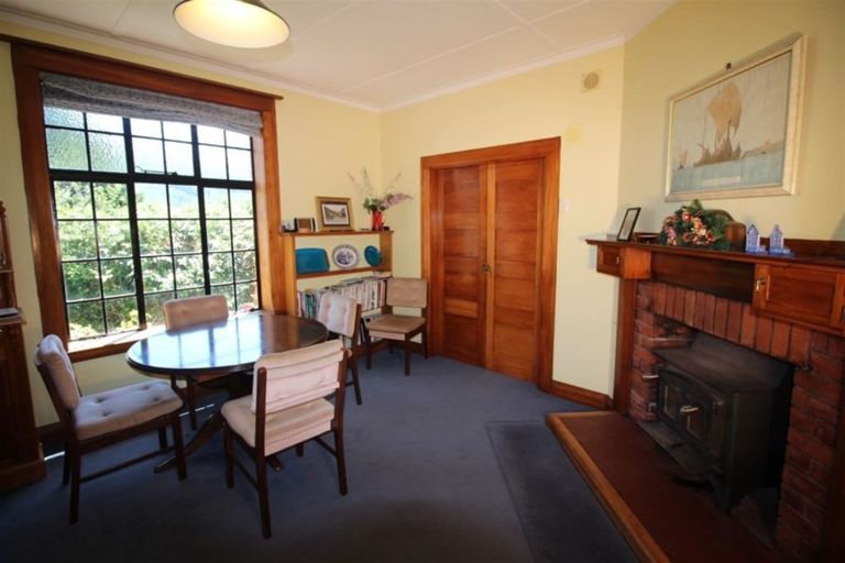 Photo of property in 118 Wellington Street, Picton, 7220