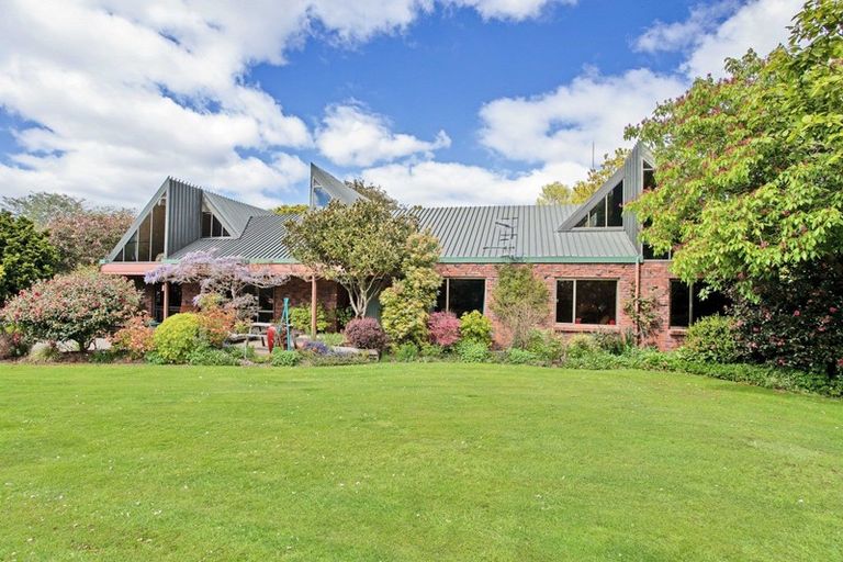 Photo of property in 54 Mckellar Road, Seaward Bush, Invercargill, 9871