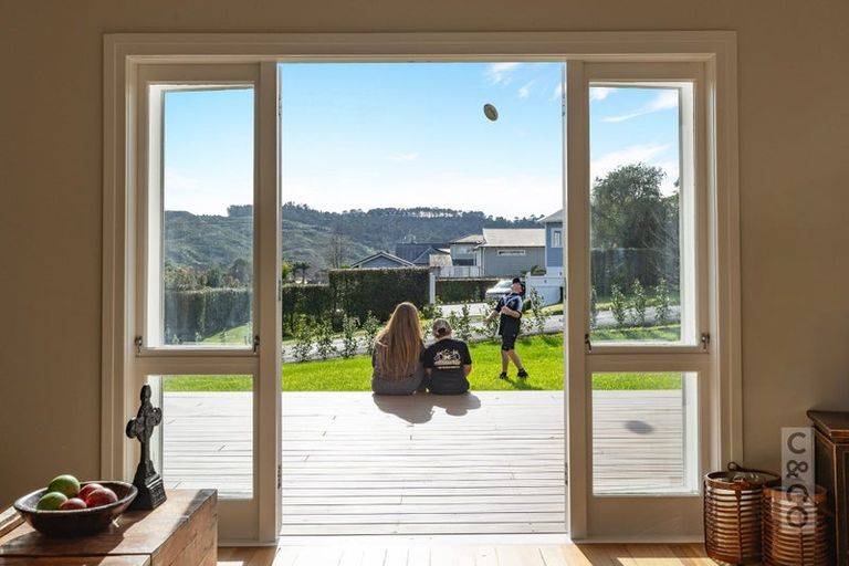 Photo of property in 29 Cambridge Road, Riverhead, 0820