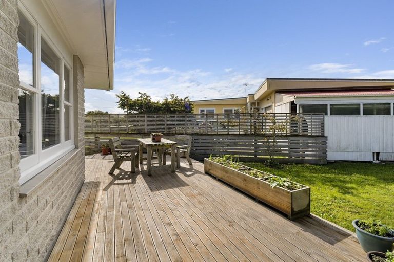 Photo of property in 28 Freemans Road, Otaki, 5512