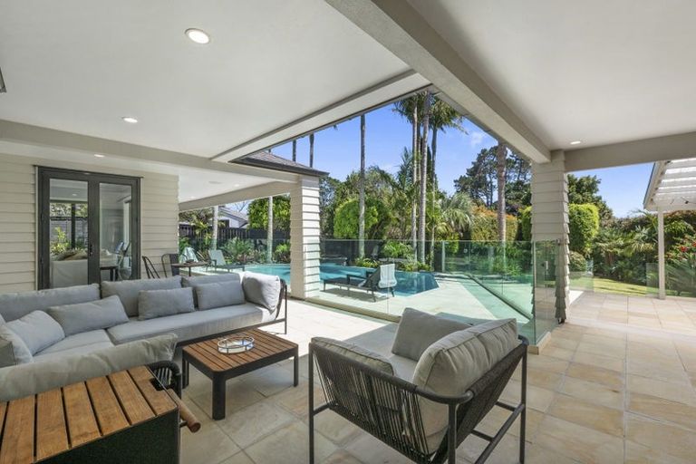 Photo of property in 12a Wainoni Heights, Greenhithe, Auckland, 0632