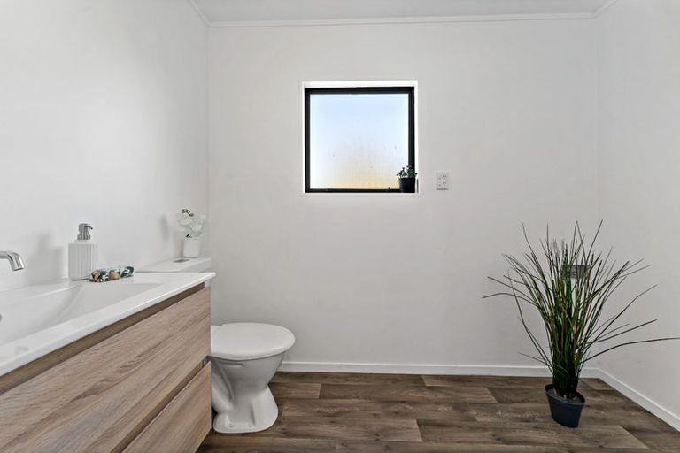Photo of property in 26 Barneys Farm Road, Clendon Park, Auckland, 2103