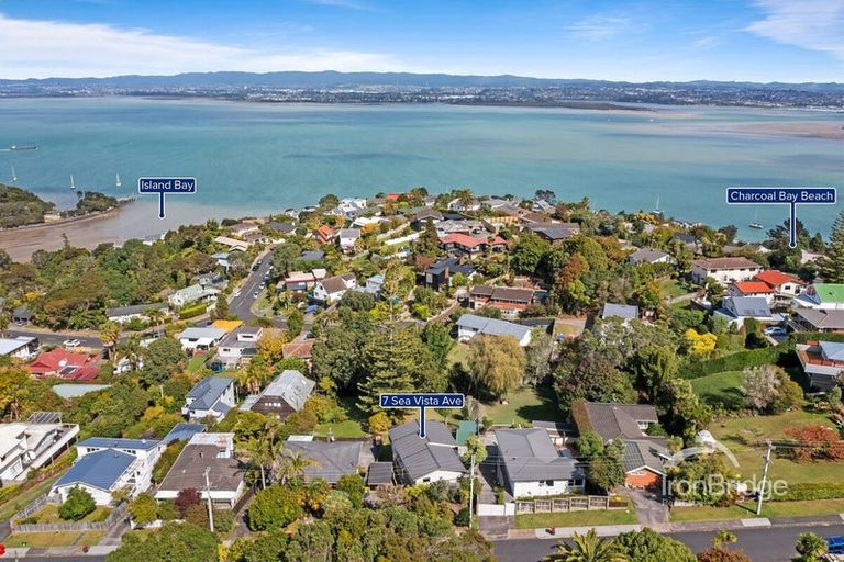 Photo of property in 7 Sea Vista Avenue, Beach Haven, Auckland, 0626