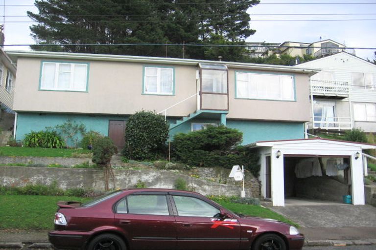 Photo of property in 32 Arapiko Street, Johnsonville, Wellington, 6037