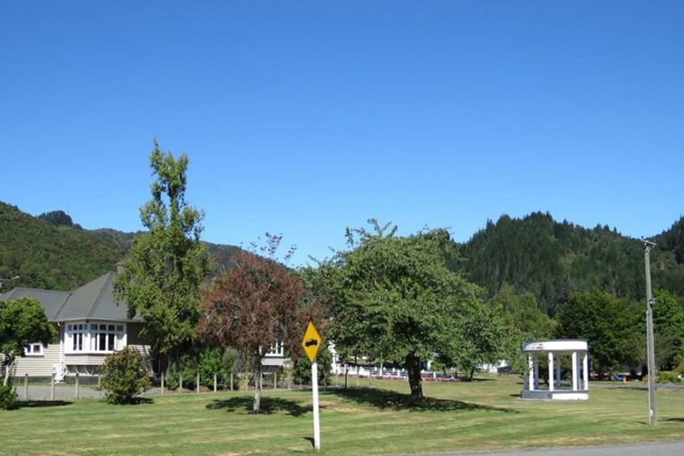 Photo of property in 2 Smith Street, Reefton, 7830