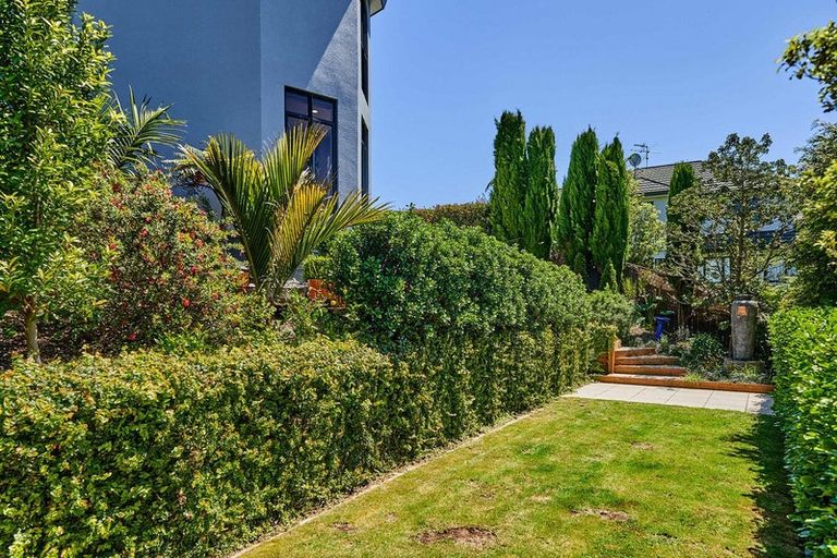 Photo of property in 17 Voyager Way, Whitby, Porirua, 5024