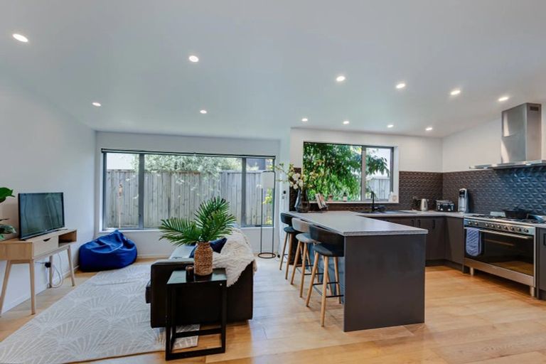 Photo of property in 8a Maple Court, Arthurs Point, Queenstown, 9371