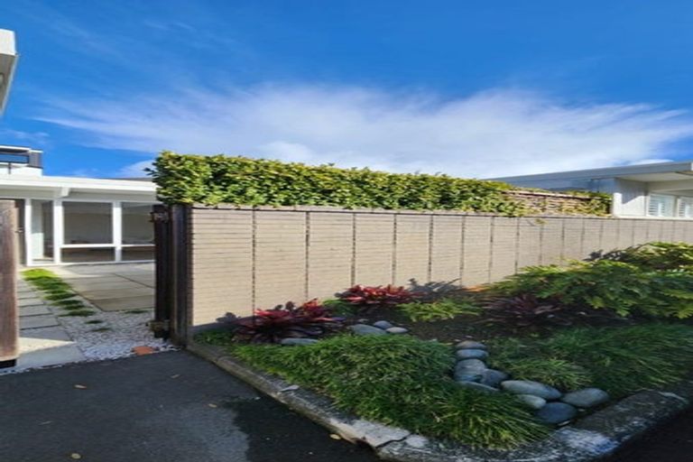 Photo of property in 3/252 Hurstmere Road, Takapuna, Auckland, 0622
