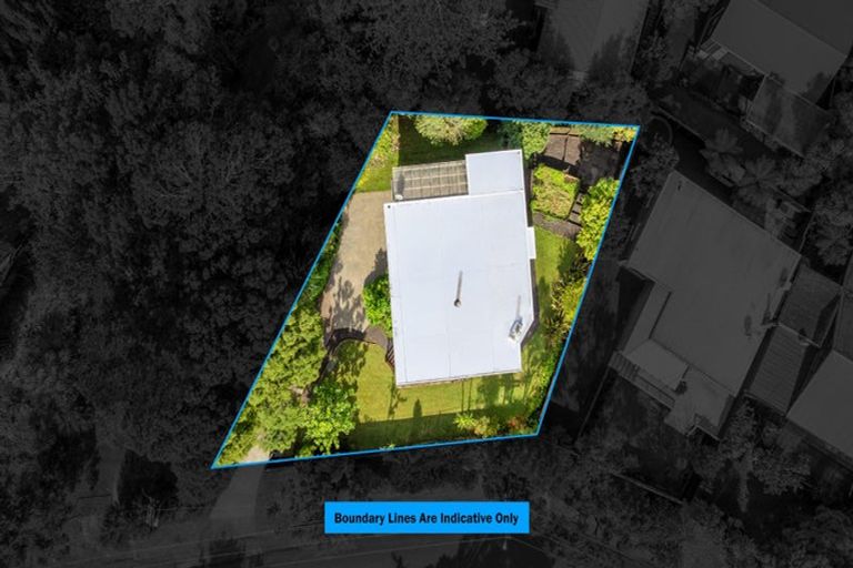 Photo of property in 24 Atkinson Road, Titirangi, Auckland, 0604