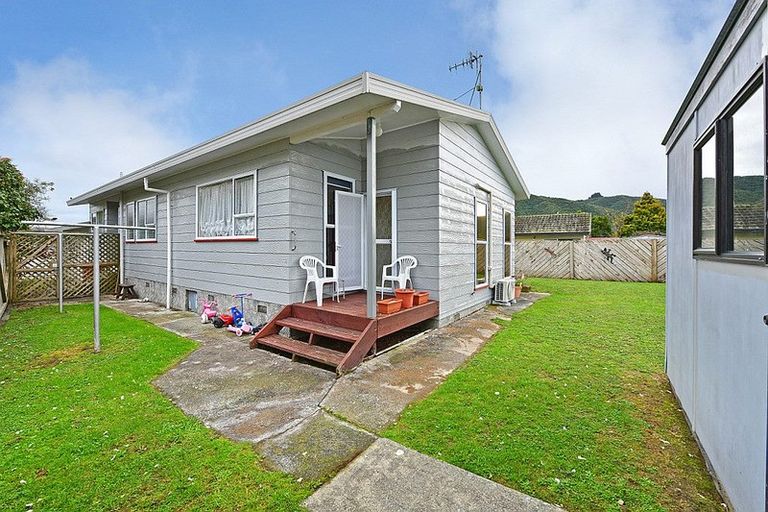 Photo of property in 22 Memphis Grove, Totara Park, Upper Hutt, 5018