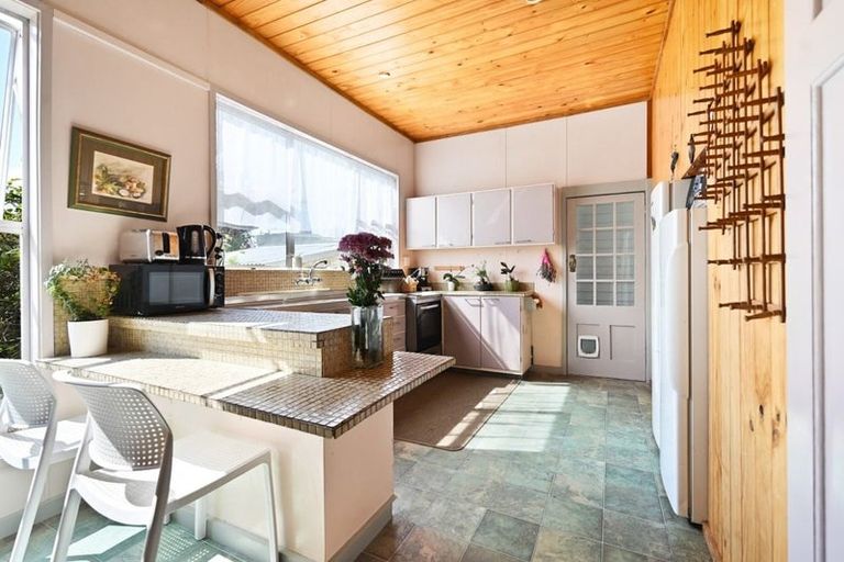 Photo of property in 110 Foster Road, Temple View, Hamilton, 3290