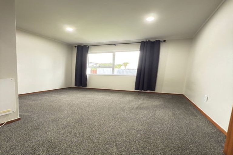 Photo of property in 418a West Coast Road, Glen Eden, Auckland, 0602