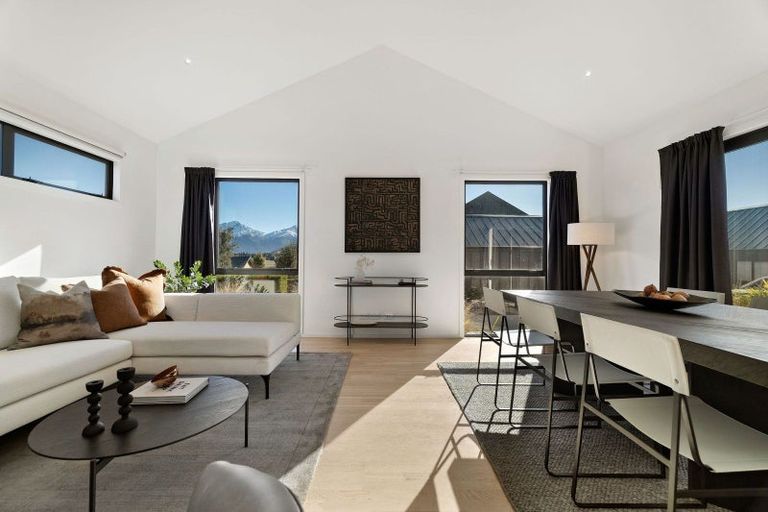 Photo of property in 4 Polperro Court, Jacks Point, Queenstown, 9371