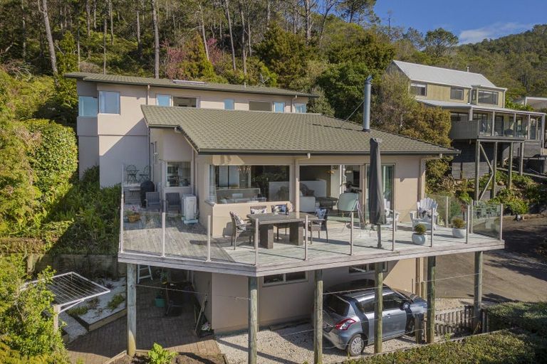 Photo of property in 10 Patricia Place, Hahei, Whitianga, 3591