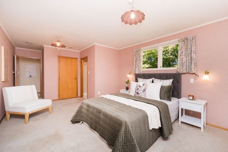 Photo of property in 11 Parkland Crescent, Terrace End, Palmerston North, 4410