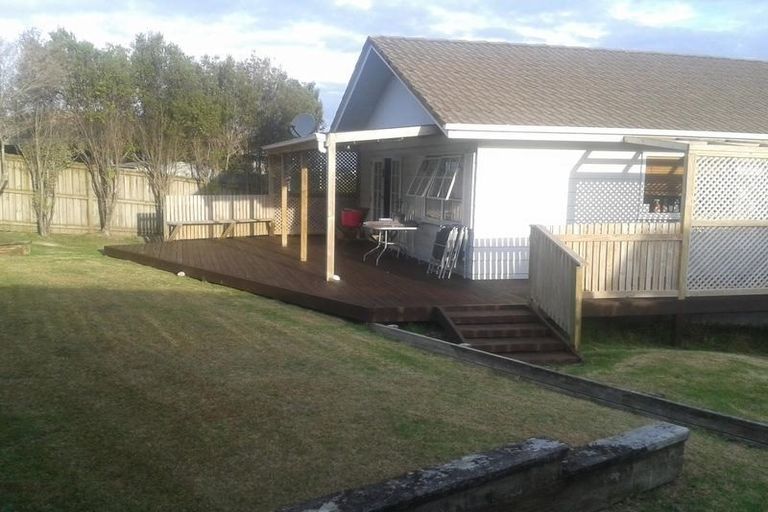 Photo of property in 100 West Harbour Drive, West Harbour, Auckland, 0618