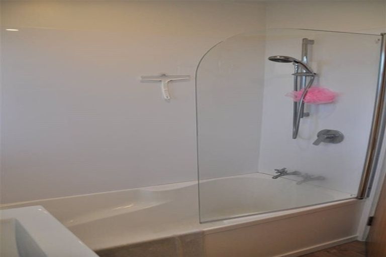 Photo of property in 70 Peer Street, Upper Riccarton, Christchurch, 8041