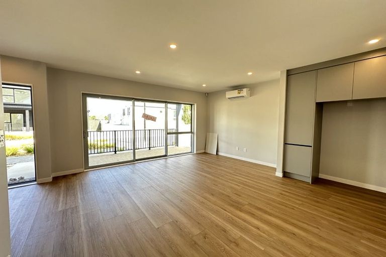 Photo of property in 25 Yellow Pear Lane, Karaka, 2578