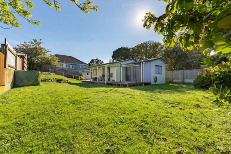 Photo of property in 6a North Street, Tawa, Wellington, 5028