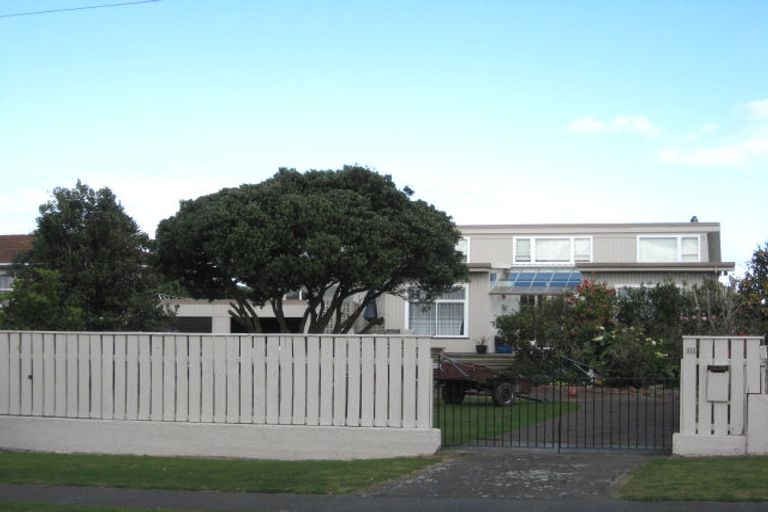 Photo of property in 103 Karaka Street, Castlecliff, Whanganui, 4501