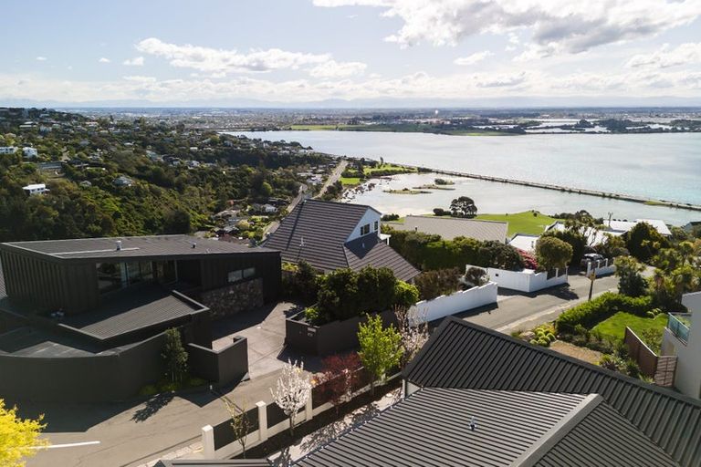 Photo of property in 2 Inverness Lane, Redcliffs, Christchurch, 8081