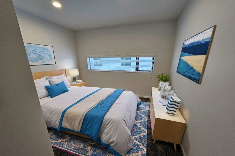 Photo of property in 2a Embling Place, Eastern Beach, Auckland, 2012