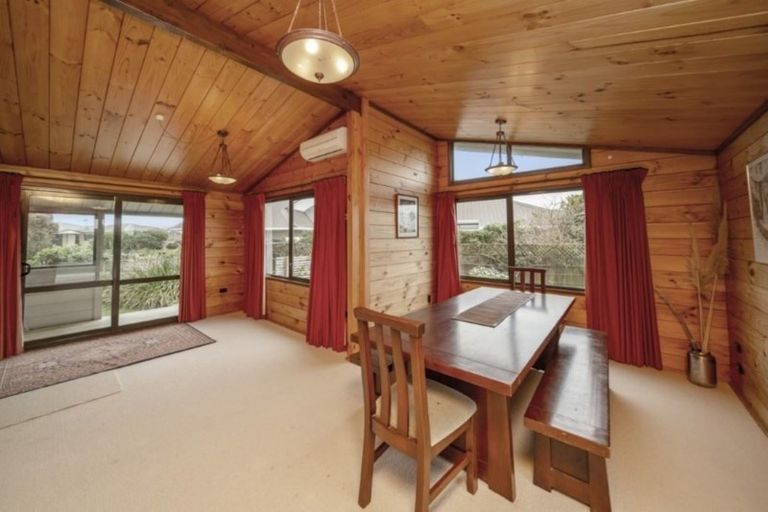 Photo of property in 9 Ash Place, Whalers Gate, New Plymouth, 4310