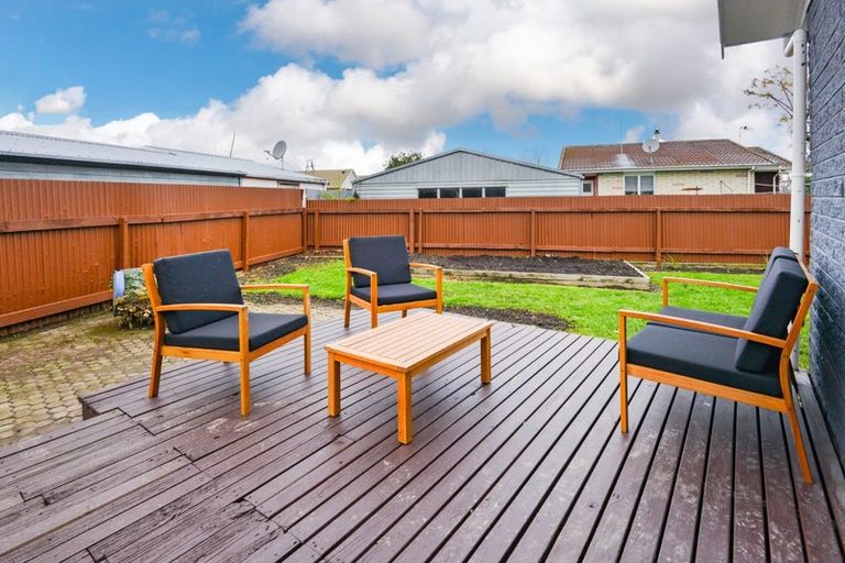 Photo of property in 404 Kotuku Street, Camberley, Hastings, 4120