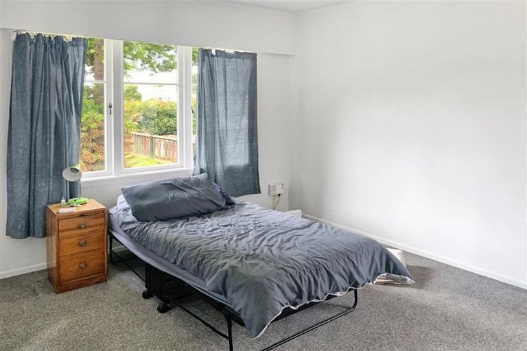 Photo of property in 11 Edwards Avenue, Henderson, Auckland, 0610