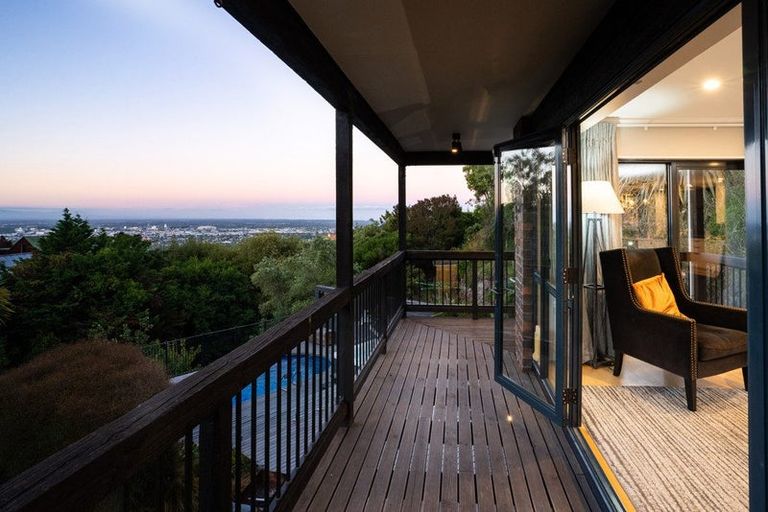 Photo of property in 34 Takahe Drive, Cashmere, Christchurch, 8022